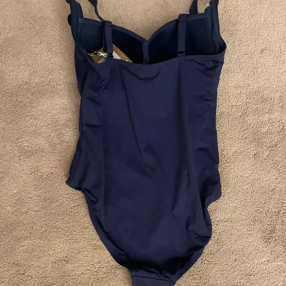 Women’s One Piece Swimsuit: Nip Tuck, Size 6 - Picture 2 of 3